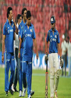 Celebs kids play cricket