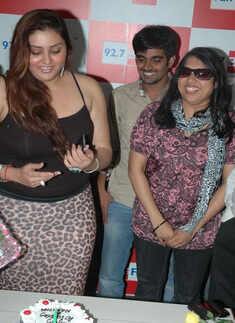Namitha celebrates her b'day