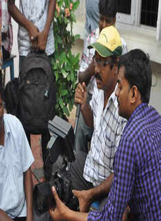 'Unakku 20 Enakku 40' team shoots