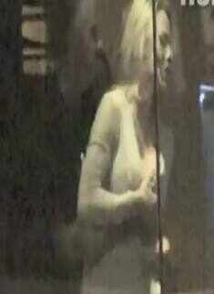 Pamela Anderson gives drunken lap dance