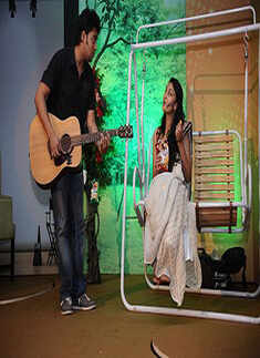 Vidya launches Aliva's range of snacks