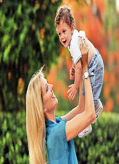 Lucky Ali spotted with family