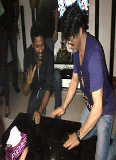 SRK, Akshay @ Prabhu Deva's bash