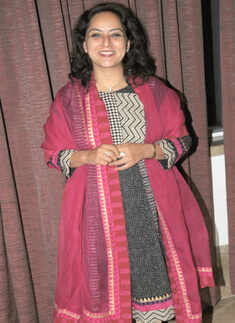 Anil, Sudha's 25th marriage anniversary