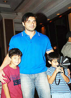 Father's Day: B'town's real daddies!