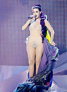 Katy Perry's sexy revealing dress!