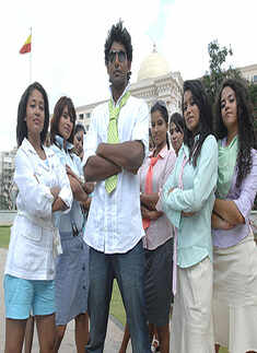 'Ponmaalai Pozhudhu'