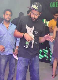 DJ Mux Mool rocks the night