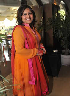 Vani Tripathi's b'day bash