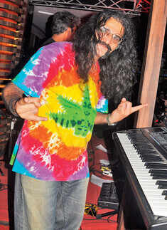 Parikrama's 21st b'day bash @ Striker