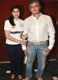 Jonqui performs at a bash