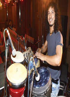 Jonqui performs at a bash