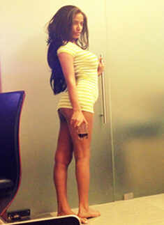 Poonam goes pant-less!