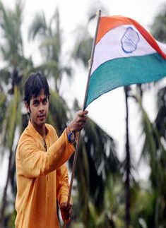 Celebs in I-Day spirit