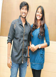 'Inbox 1305' 4th anniv. celebrations