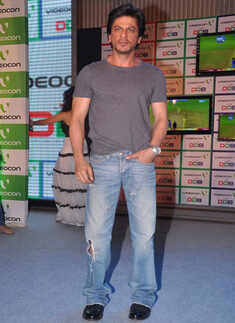 SRK @ DDB Videocon press meet
