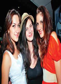 Monday Madness @ TGIF