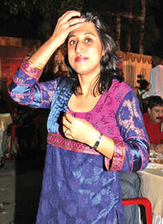 Dekho baarish ho rahi hai 