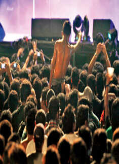 Main hoon Korn, Delhi croons