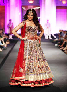 IBFW 2012: Day 3: Anjalee & Arjun Kapoor