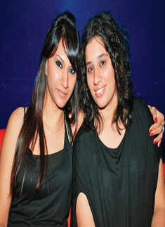 Ehsaas performs at Cafe Cruise