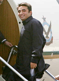 Hina Rabbani in extra-marital affair?