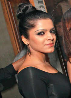 Mere Yaar Ka Birthday Hai