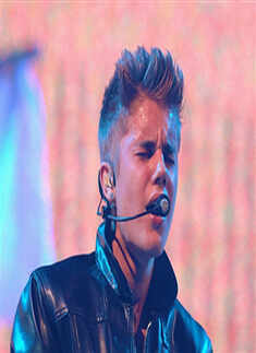 Justin Bieber pukes on stage