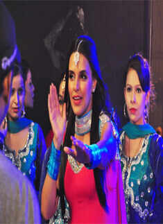 On the sets: 'Rangeelay'