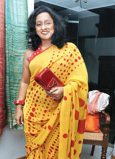 Sari tales in the city