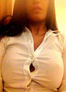 Poonam celebrates 'No Bra Day'