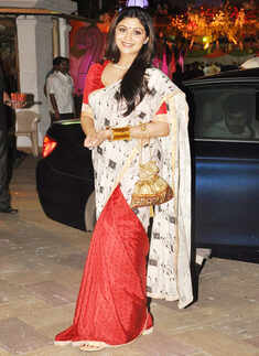 Sanju-Maanyata host 'Mata Ki Chowki'