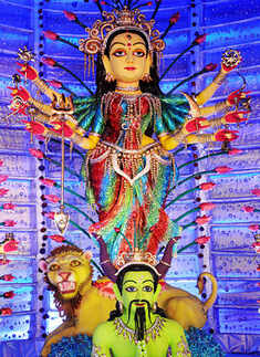 Kolkata celebrates Durga Puja10.jpg