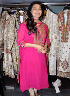 Juhi launches Riyaz Ganji's collection
