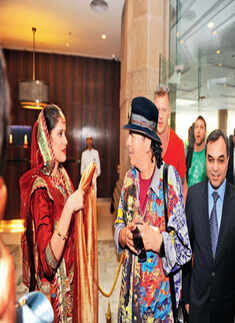 Desi welcome for Santana