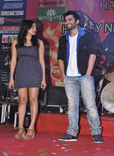 Promo: 'Ajab Gazabb Love'