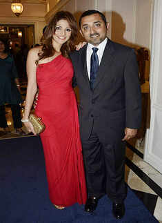 Celebs gather to honour Sunil Gavaskar