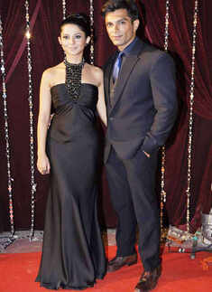 Celebs throng TV awards event