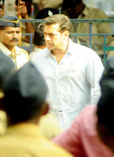 Celebs visit ailing Balasaheb