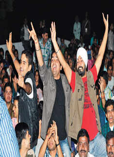 Dilli dances to Daler's beats