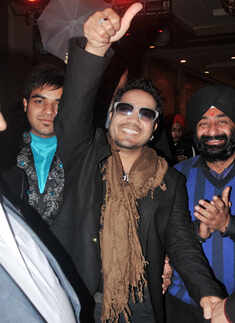 Sanjeev and Kamal's 25th wedding anniv