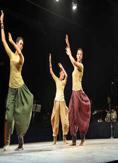 Dance, expression and magic!