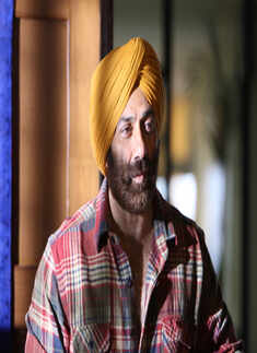 Singh Saab The Great: On the sets