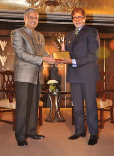 Big B @ at Jhonny Walker Voyager award