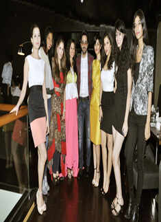 Celebs attend award meet