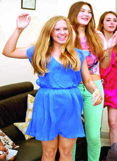 Mamta, Manish Jaiswal's Christmas party