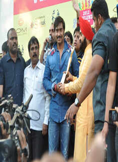 Ajay Devgn @ Vintage car rally