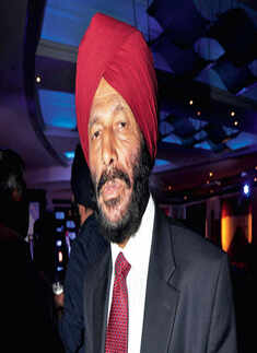 Golfers 'putt' on their party shoes