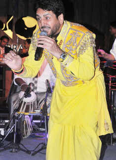 Gurdas Mann's live performance @ Club Rhino
