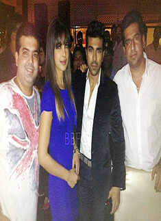 Zanjeer: On the sets